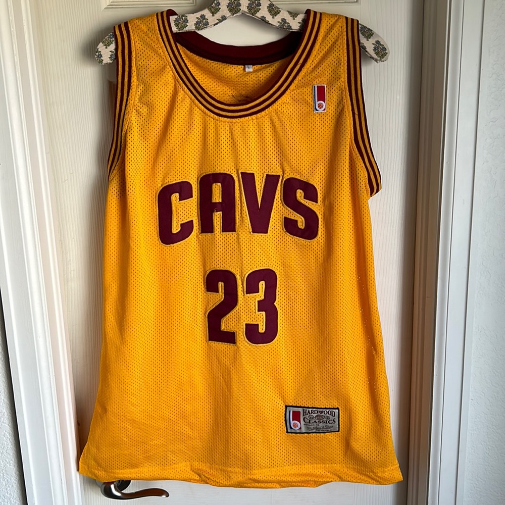 LeBron James CAVS jersey